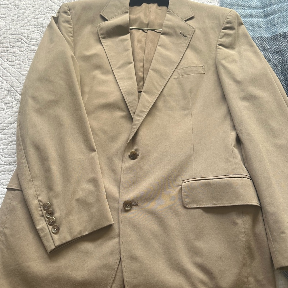 Classic  Men’s Tan lightweight sports coat